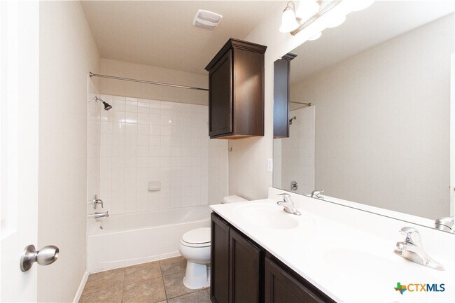Building Photo - 1207 Fawn Lily Dr
