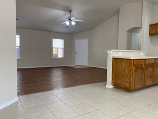 Building Photo - 4/2/2 EMISD