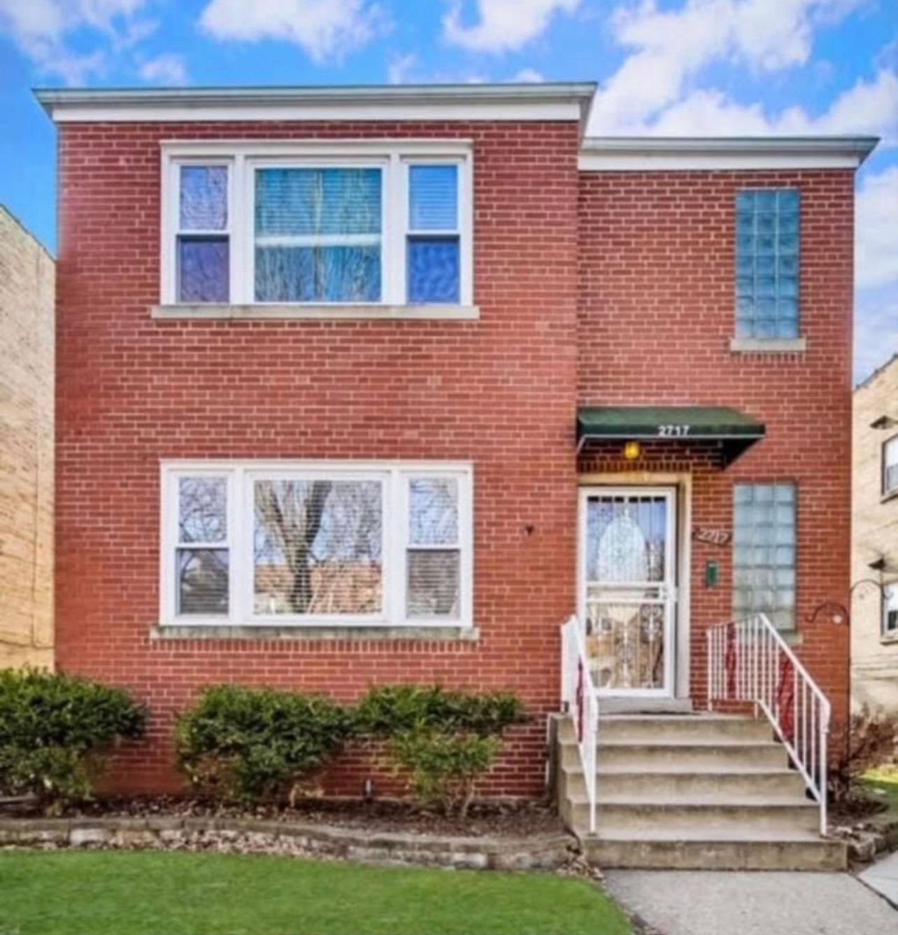 Front of Building - 2717 W Rascher Ave