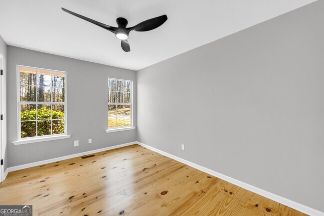 Building Photo - 106 Degrandis Ln NE