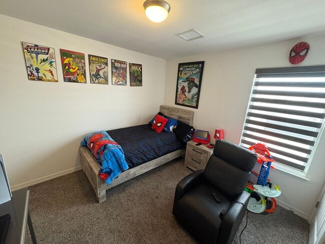 Building Photo - FAR EASTSIDE HOME FOR RENT