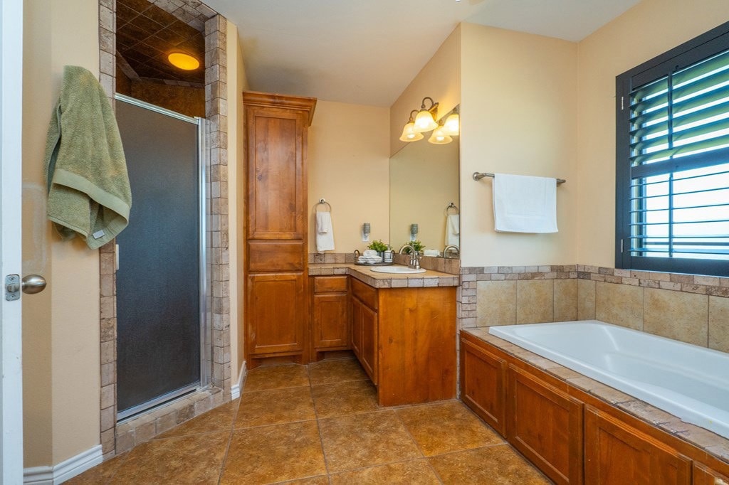 Building Photo - 6013 Stratford Ave