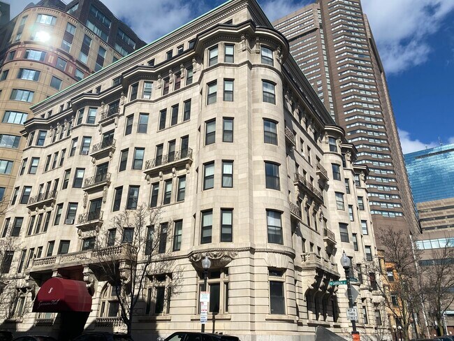 Building Photo - 8 Garrison St
