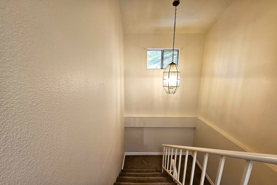 Building Photo - 1454 E Orange Grove Blvd