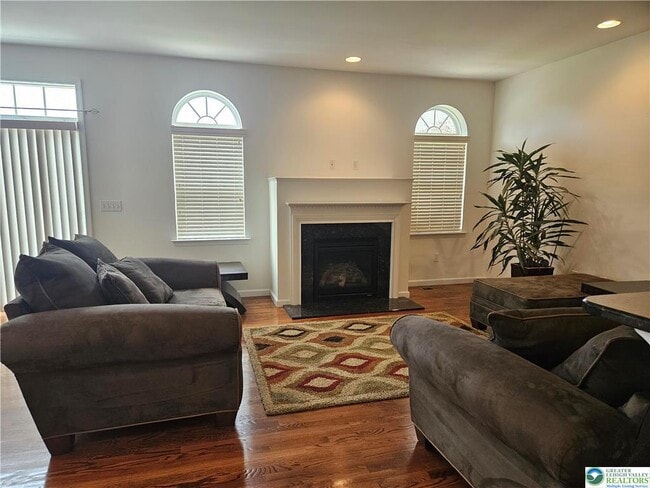 Building Photo - 311 Blue Sage Dr