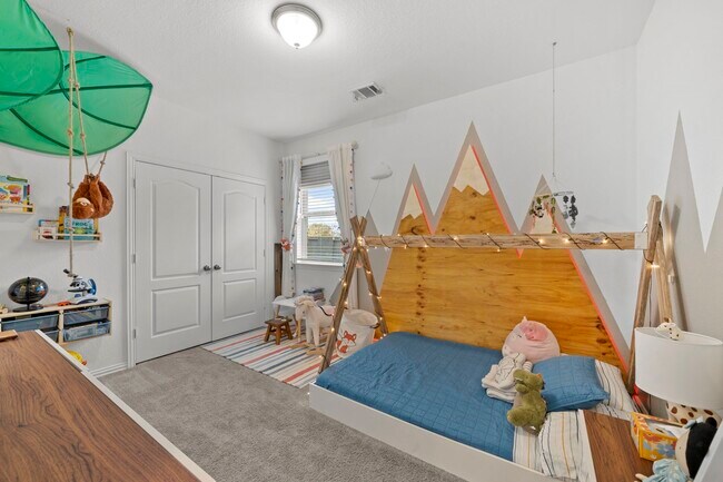 Building Photo - 7703 Cowdray Ln