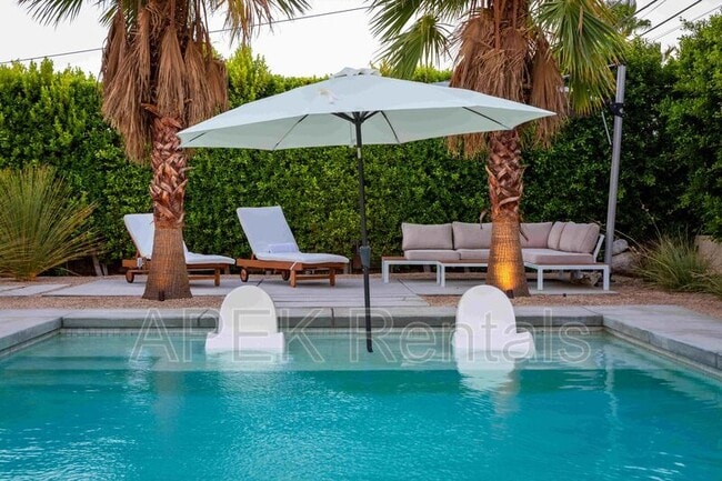 Building Photo - 2355 W Nicola Rd