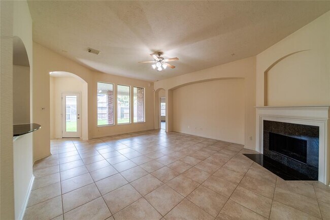 Building Photo - 28210 Cross Creek Springs Ln