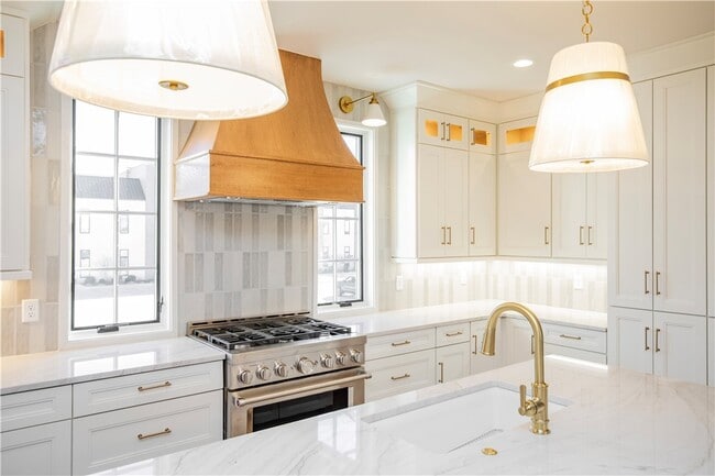 Building Photo - 4111 S Champions Dr