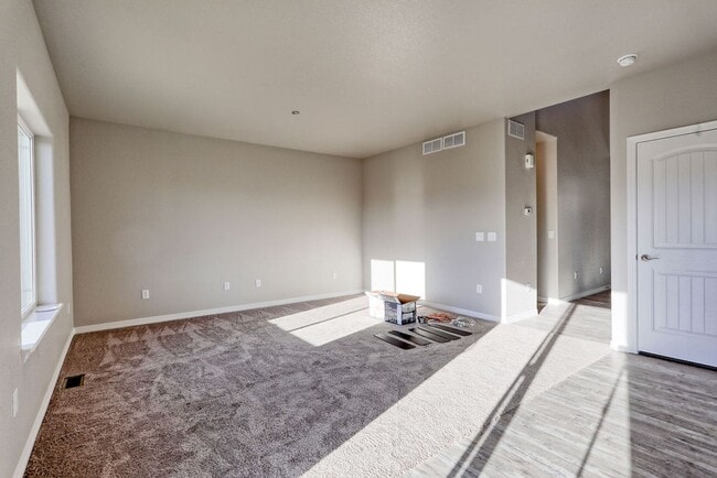 Building Photo - 3 Bedroom 2 1/2 Bath in Northwest Loveland