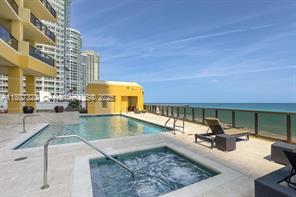 Building Photo - 16275 Collins Ave