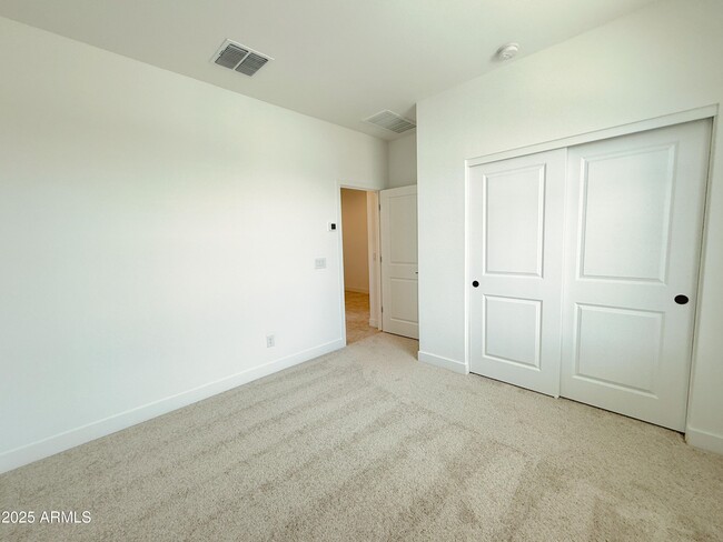 Building Photo - 14807 W Soft Wind Dr