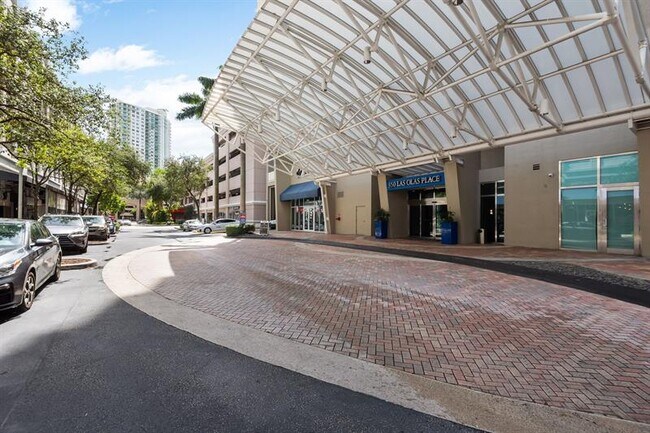 Building Photo - 350 SE 2nd St