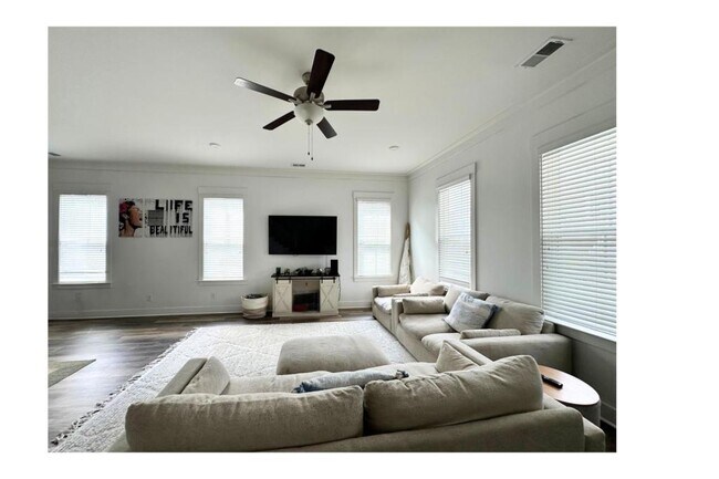 Building Photo - 3017 Evening Tide Dr