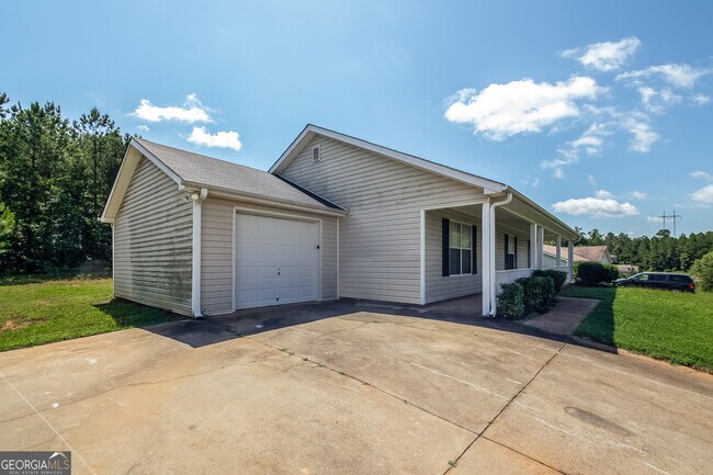 Building Photo - 315 Hunters Trce