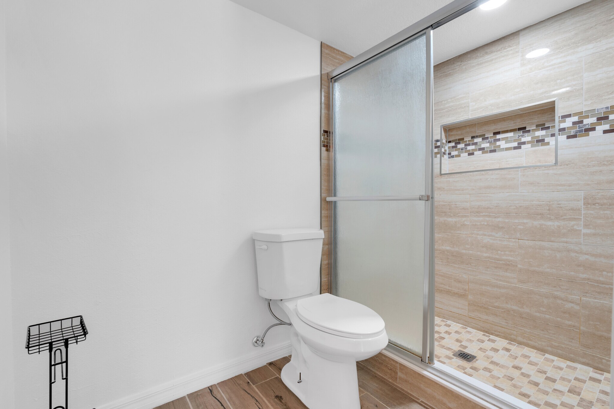 Master Bath - 1051 S Highland St