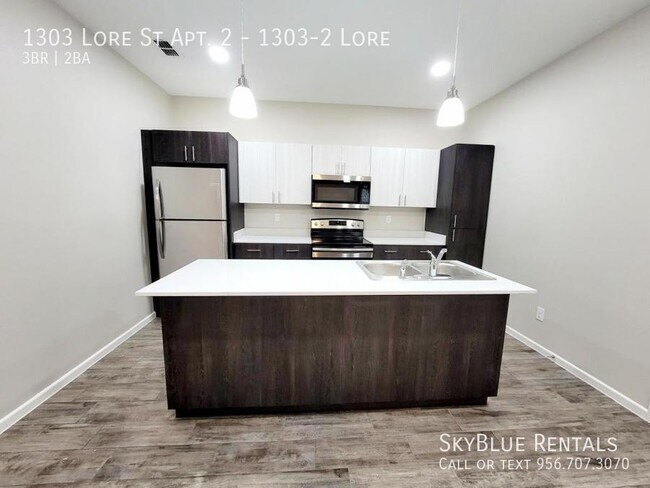 Building Photo - 1303 Lore Dr