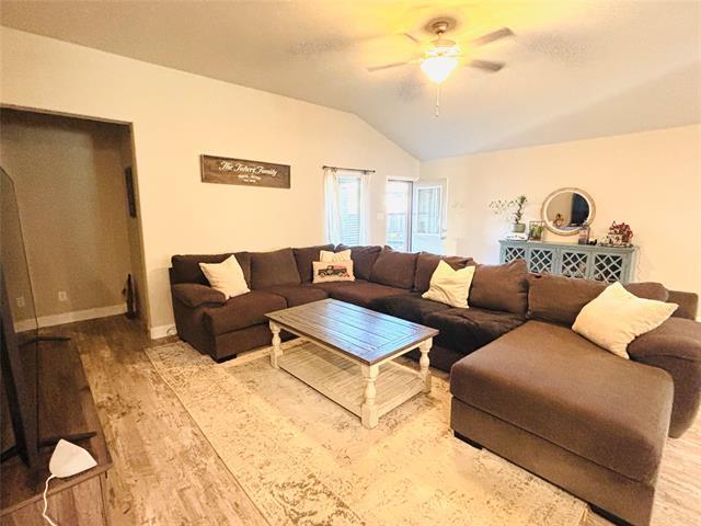 Building Photo - 6820 Elm St