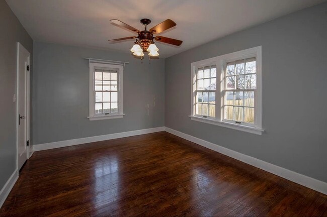 Building Photo - 3 bedroom/2 bath house