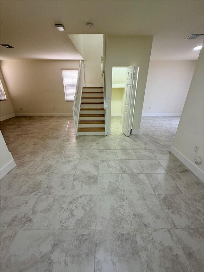 Building Photo - 6561 N Anise Ct