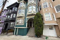 Building Photo - Coming Soon: Top Floor Flat with Updated K...