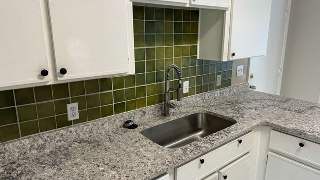 Building Photo - 710 Osprey Dr