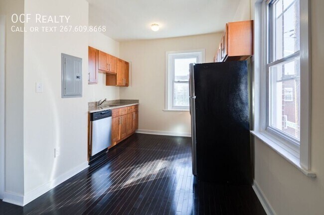 Primary Photo - 1249 S 21st St
