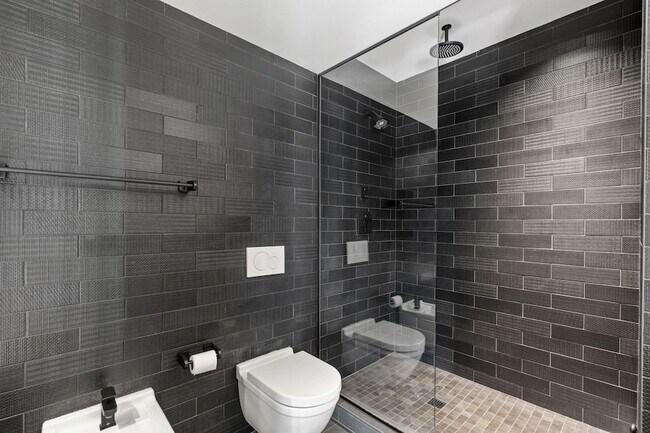 Building Photo - 404 N Washington Ave