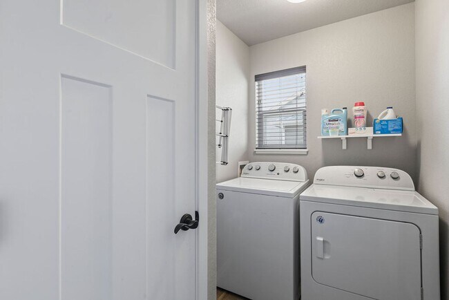 Building Photo - 3 Bedroom Ranch in Wellington