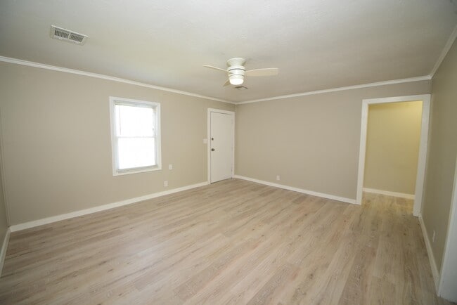 Building Photo - 424 S 73rd E Ave