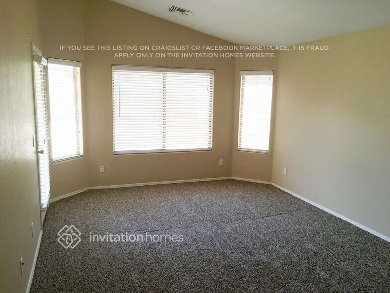Building Photo - 9129 W MacKenzie Dr