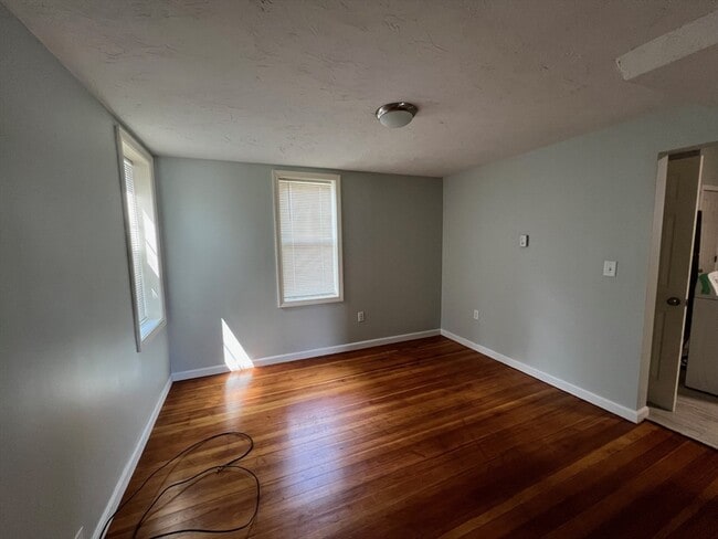 Building Photo - 5 Tibbetts St