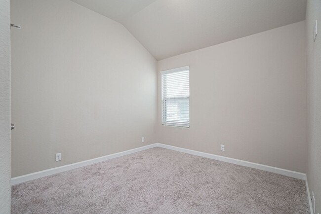 Building Photo - Move In Ready Mint Condition In Boerne