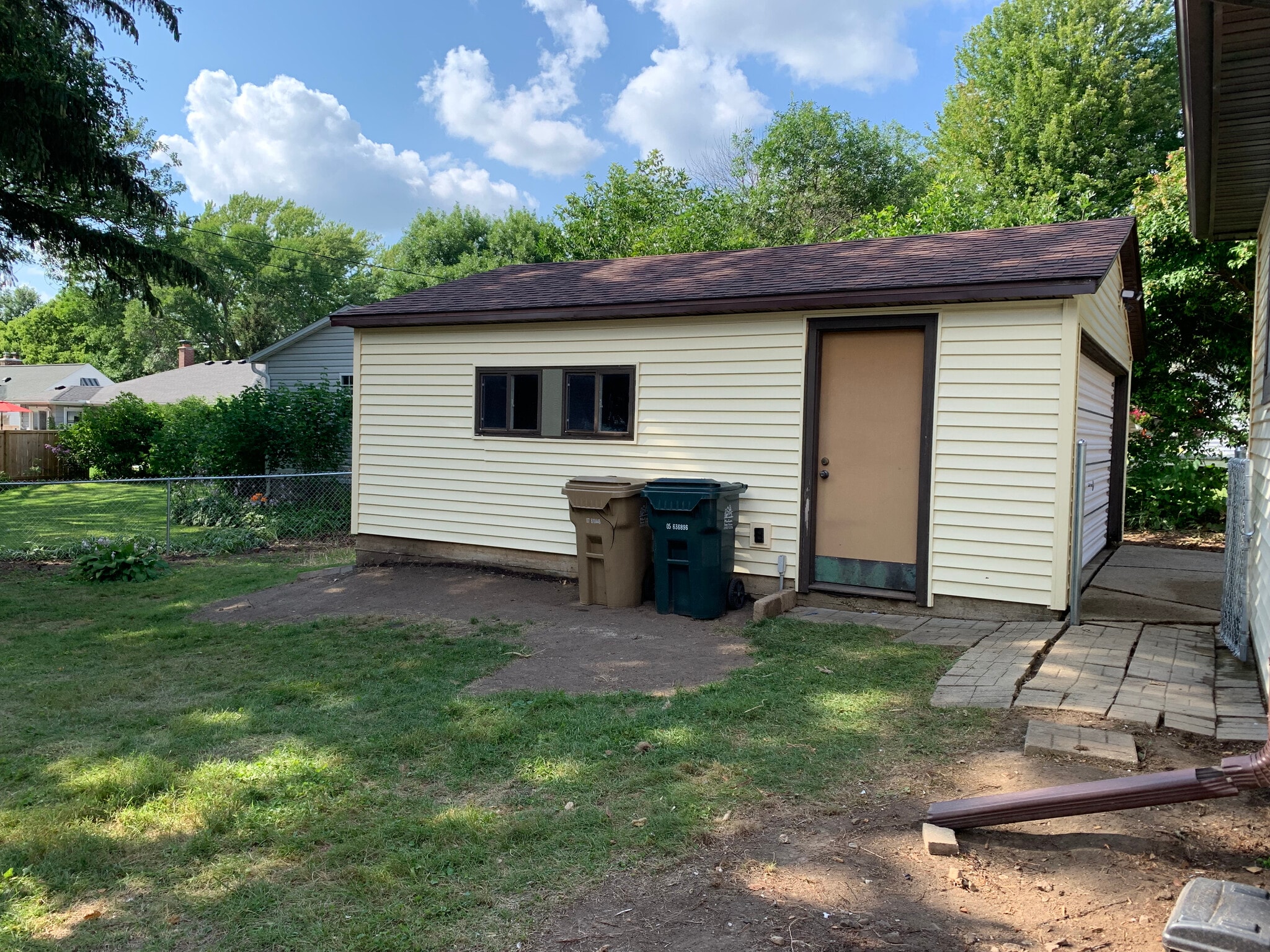 Building Photo - 418 S Owen Dr