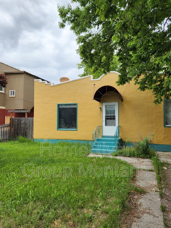 Primary Photo - 110 South Ave E