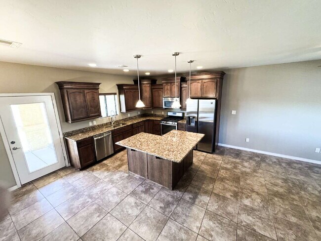Building Photo - Spacious 4-Bed, 3-Bath Gem with 1804 Sq. F...