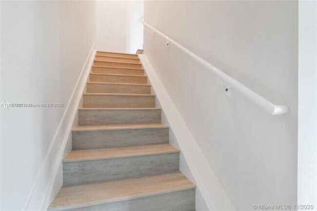 Building Photo - 2 bedroom in Aventura FL 33180