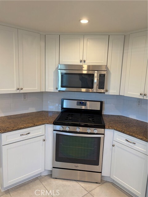 Building Photo - 549 Canyon Hill Rd