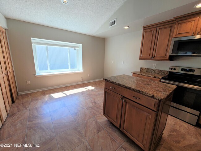 Building Photo - 8379 Chason Rd W