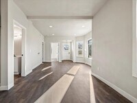 Building Photo - 224 Doty St