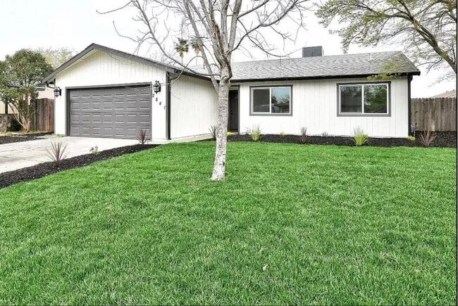 Building Photo - 2841 Utah Ave