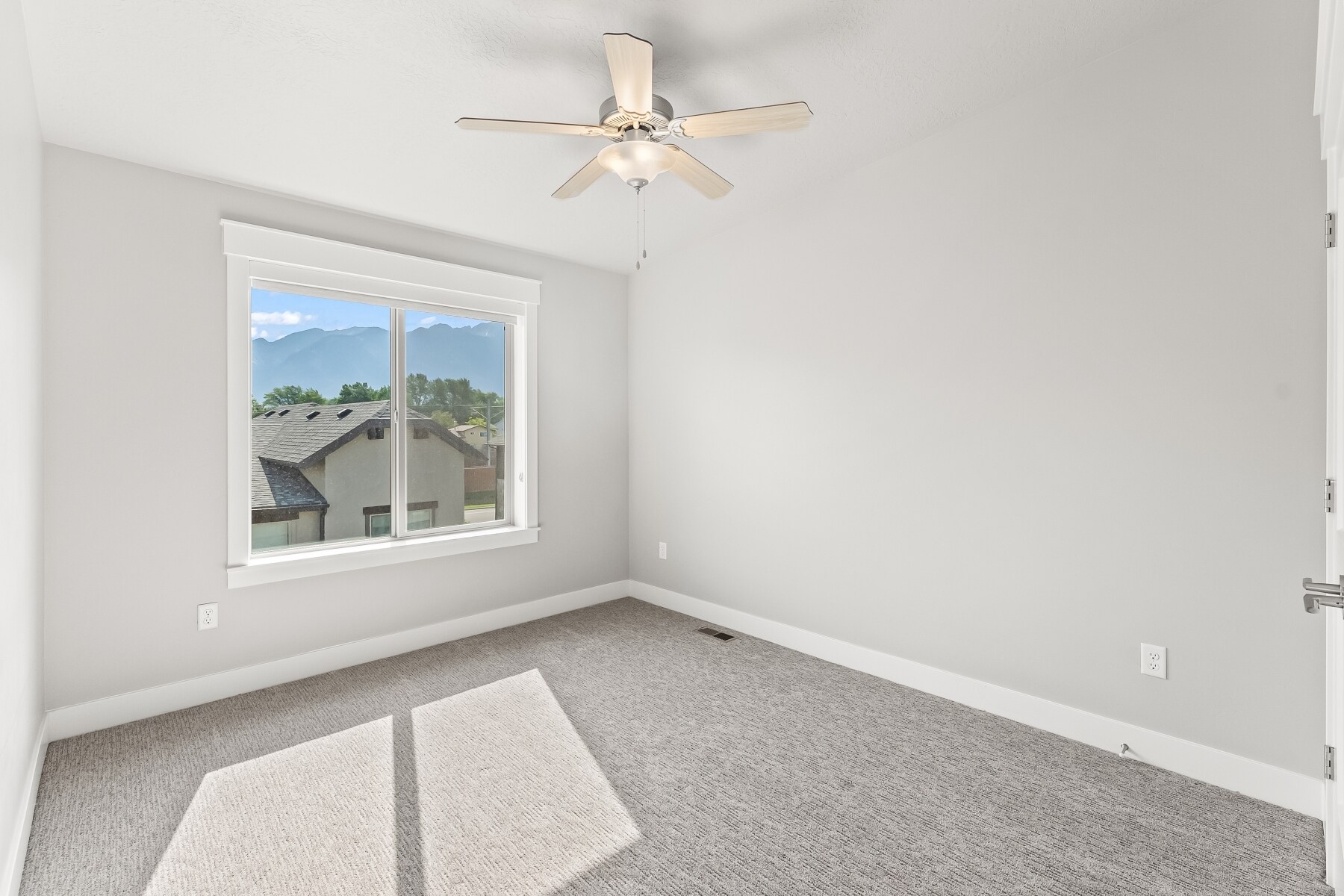 Building Photo - 10374 S Sage Canal Way