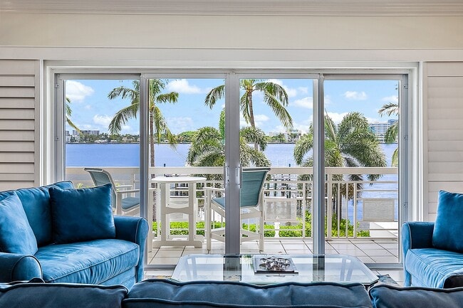 Building Photo - 250 Bradley Pl