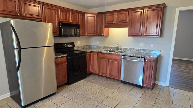Building Photo - 18 Long Meadow Dr