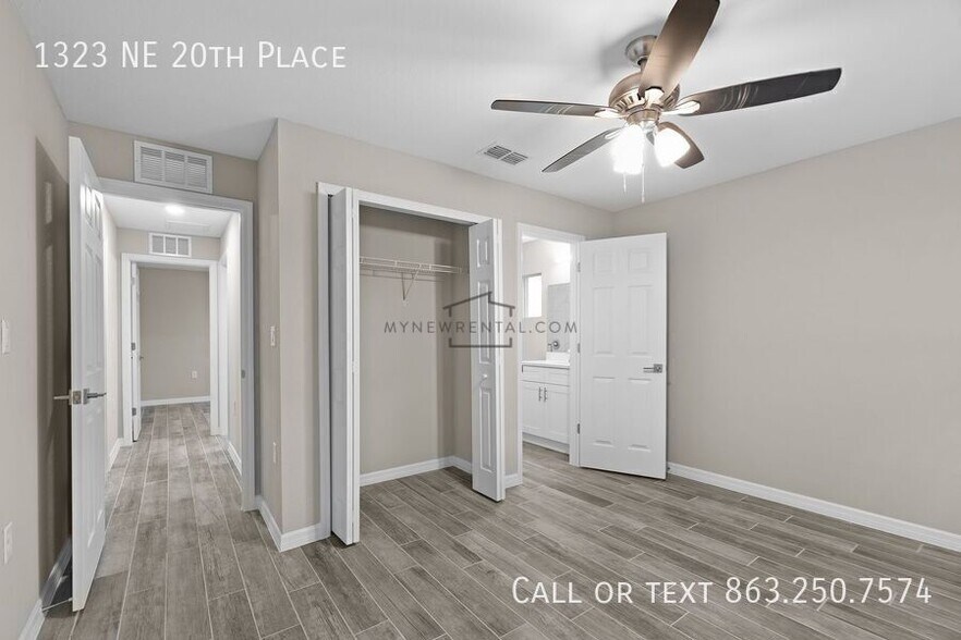 Building Photo - 1323 NE 20th Pl