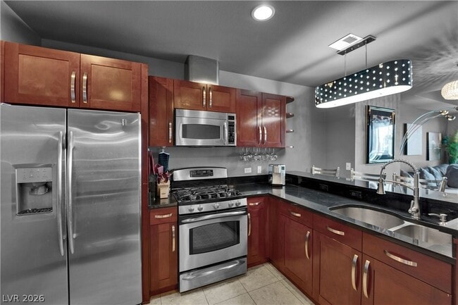 Building Photo - 4575 Dean Martin Dr