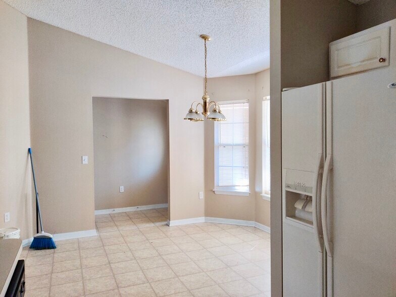 Building Photo - 921 Shenandoah Ave