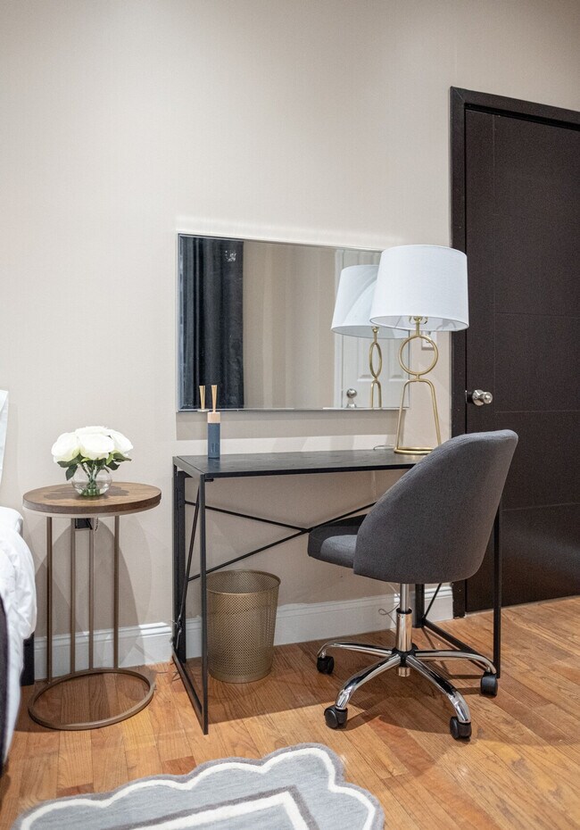 Building Photo - 5 W 101st St