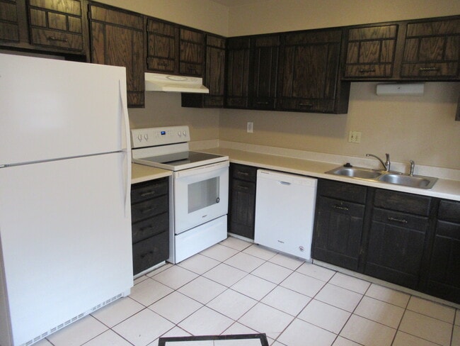 Building Photo - 221 Columbia Rd