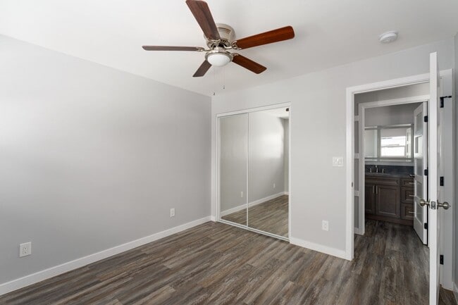 Building Photo - LEASE SPECIAL - UP TO 2 WEEKS FREE!  Luxurious 1-Bedroom Apartment with Private Yard in the Heart...